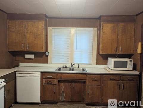 627 6Th Avenue North 3 Beds Apartment for Rent