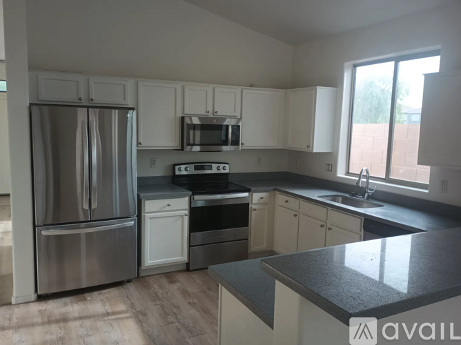 3732 West Glass Lane 4 Beds Single Family Home for Rent - Photo gallery 3