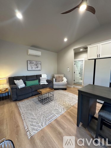 227 North Mulberry Street 2 Beds Apartment for Rent