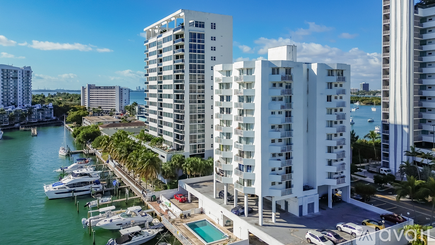 7933 West Drive 2 Beds Condo for Rent - Photo gallery 1