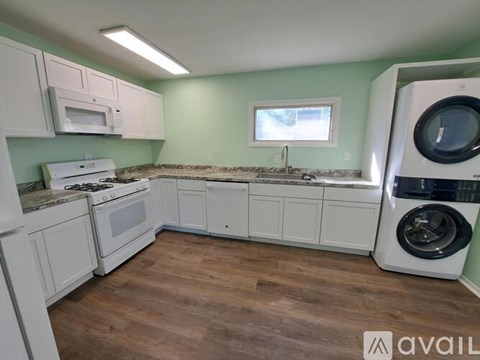 1521 Stanford Dr 3 Beds Apartment for Rent