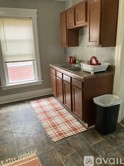 121 Whittier Ave 4 Beds Apartment for Rent