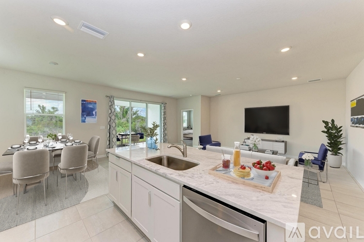 16105 6th Ave E 4 Beds Single Family Home for Rent - Photo gallery 4