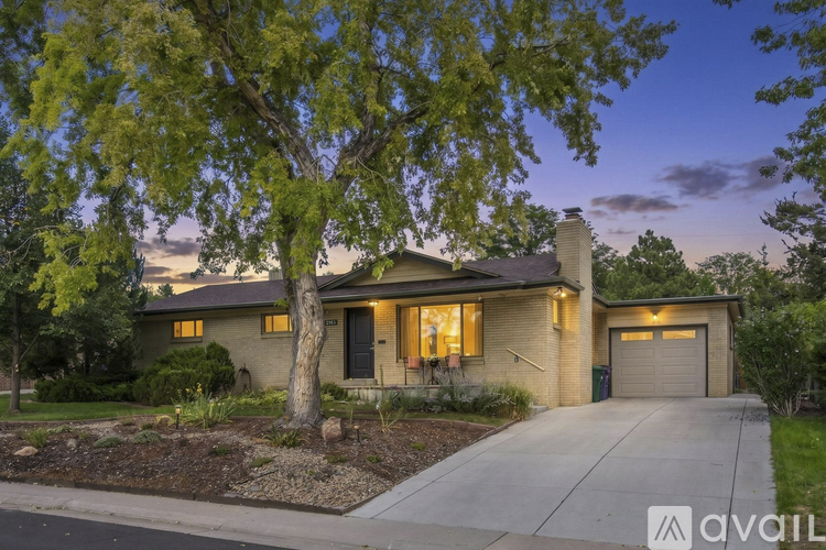 2582 South Dennison Court 5 Beds Single Family Home for Rent - Photo gallery 1