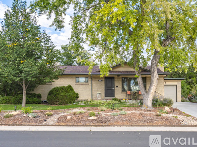 2582 South Dennison Court 5 Beds Single Family Home for Rent - Photo gallery 2