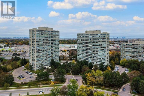 708 - 22 HANOVER ROAD 3 Beds Apartment for Rent