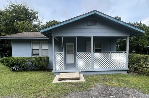 Unit 2 2 Beds Apartment for Rent