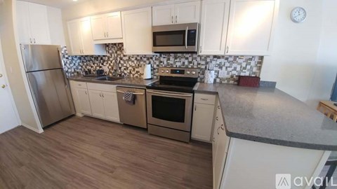 222 Ka?Iulani Avenue 2 Beds Apartment for Rent