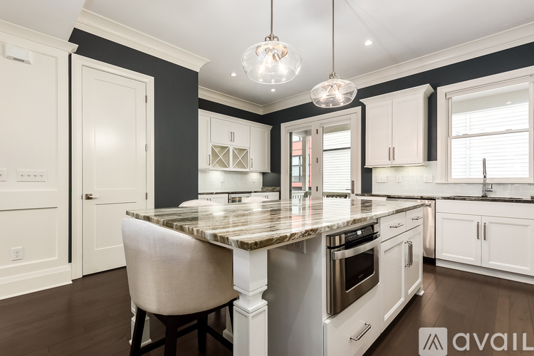 122 West Starr Avenue 3 Beds Townhouse for Rent - Photo gallery 4