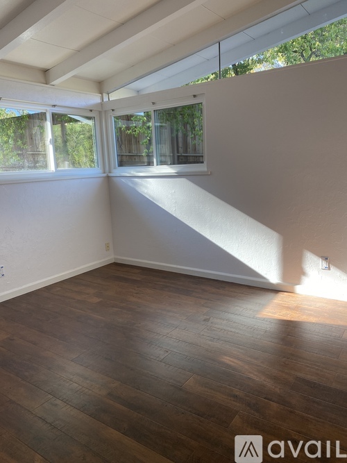 1351 Juanita Drive 2 Beds Single Family Home for Rent - Photo gallery 4