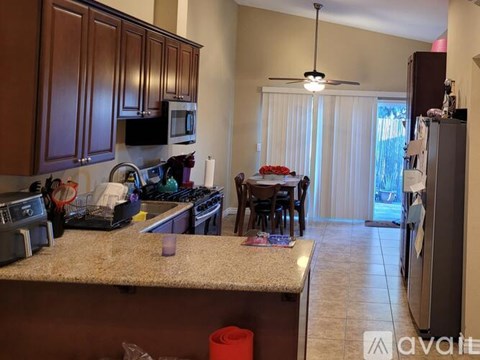917 North Vineyard Avenue 2 Beds Apartment for Rent