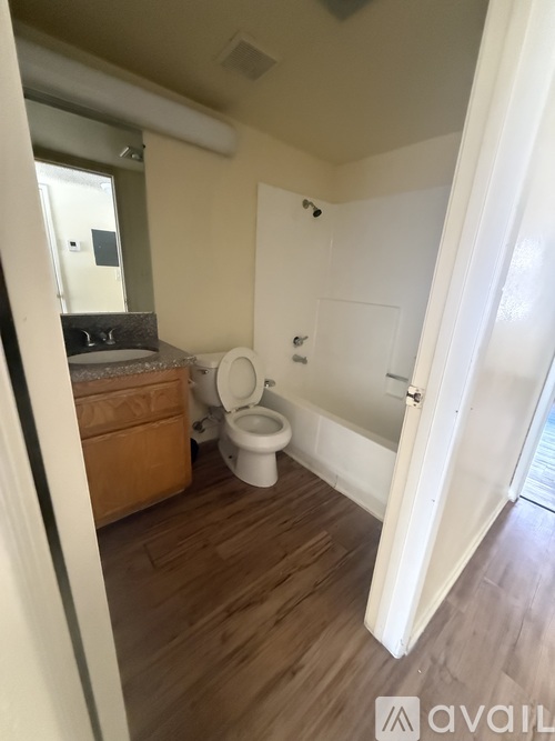 14032 Doty Ave 2 Beds Apartment for Rent - Photo gallery 3