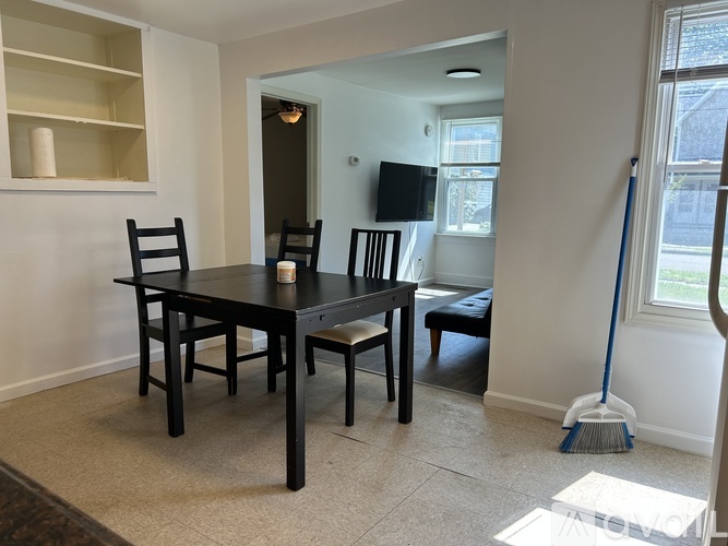 61 Walnut Street 2 Beds Single Family Home for Rent - Photo gallery 3
