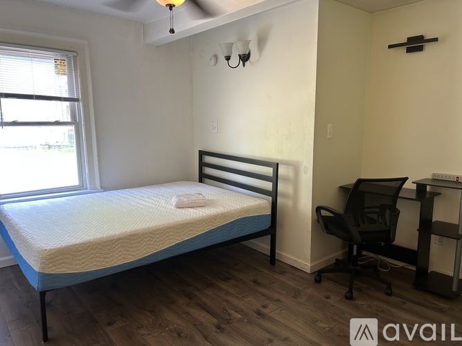 61 Walnut Street 2 Beds Single Family Home for Rent - Photo gallery 4