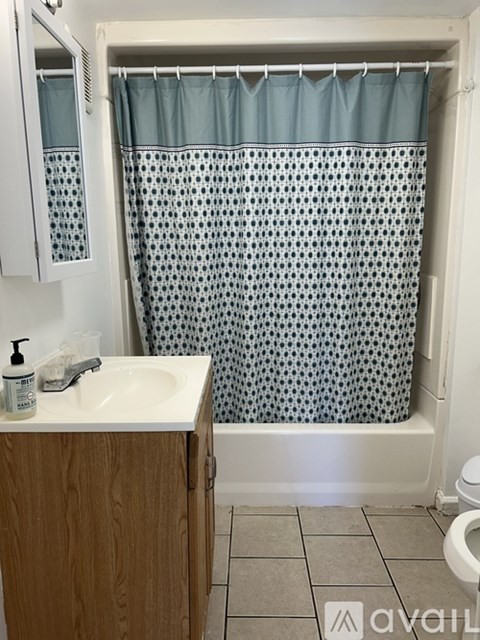 61 Walnut Street 2 Beds Apartment for Rent