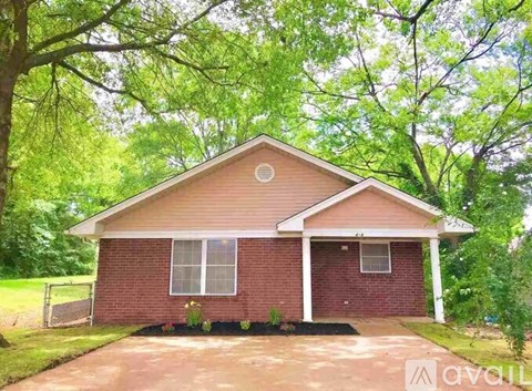 418 South Main Street 3 Beds Apartment for Rent