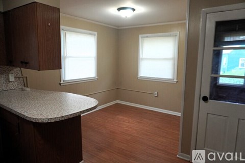 111 Ferndale Avenue 2 Beds Apartment for Rent