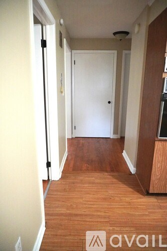 111 Ferndale Avenue 2 Beds Apartment for Rent