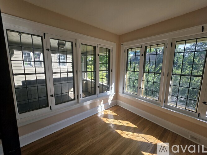 2855 East Derbyshire 3 Beds Apartment for Rent - Photo gallery 1