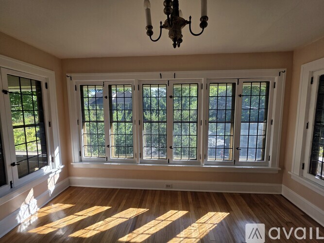 2855 East Derbyshire 3 Beds Apartment for Rent - Photo gallery 2