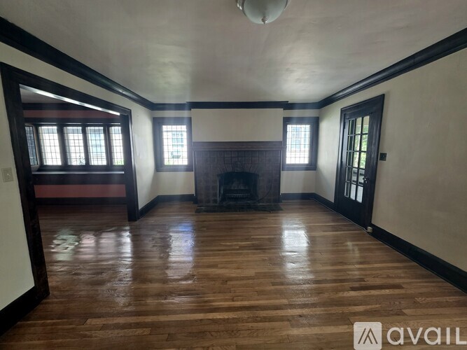 2855 East Derbyshire 3 Beds Apartment for Rent - Photo gallery 3