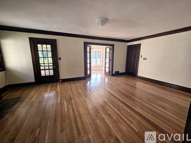2855 East Derbyshire 3 Beds Apartment for Rent - Photo gallery 4
