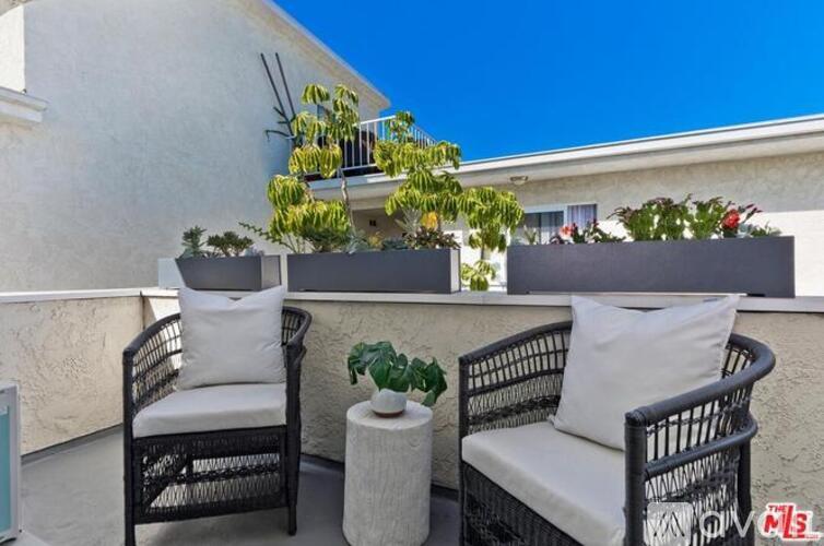 1535 Granville Avenue 2 Beds Condo for Rent - Photo gallery 5