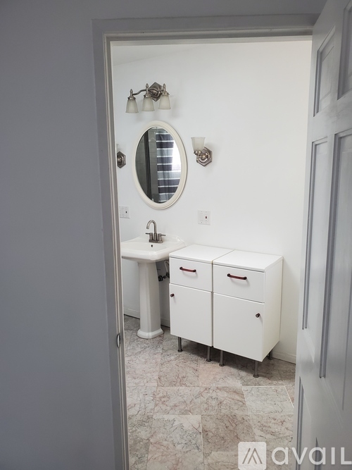22720 Napa Street Studio Single Family Home for Rent - Photo gallery 4