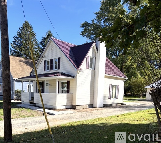 25 Glen Ave 3 Beds Single Family Home for Rent - Photo gallery 2
