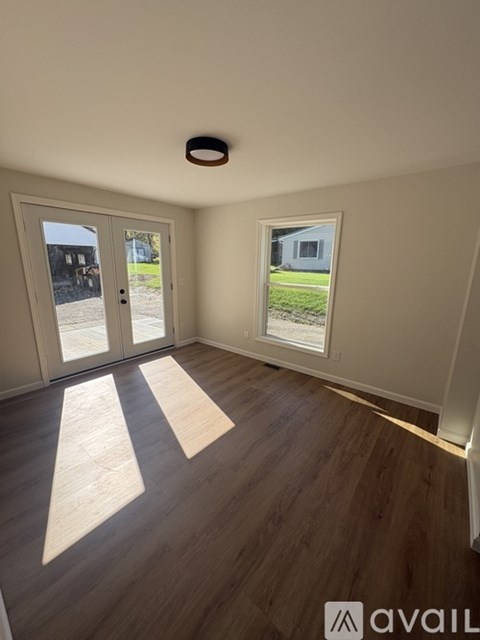 25 Glen Ave 3 Beds Apartment for Rent