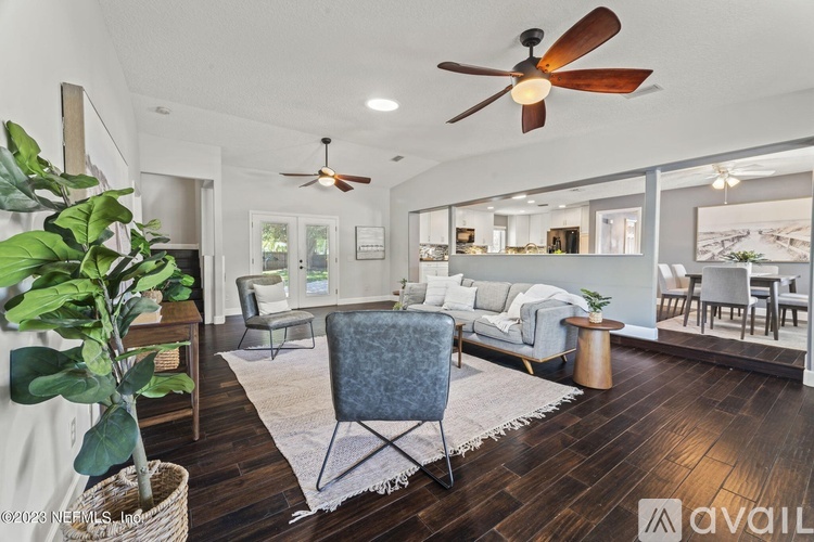 1014 8th Avenue North 3 Beds Single Family Home for Rent - Photo gallery 2