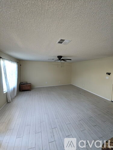 7916 E 42nd Ln 4 Beds Single Family Home for Rent - Photo gallery 3
