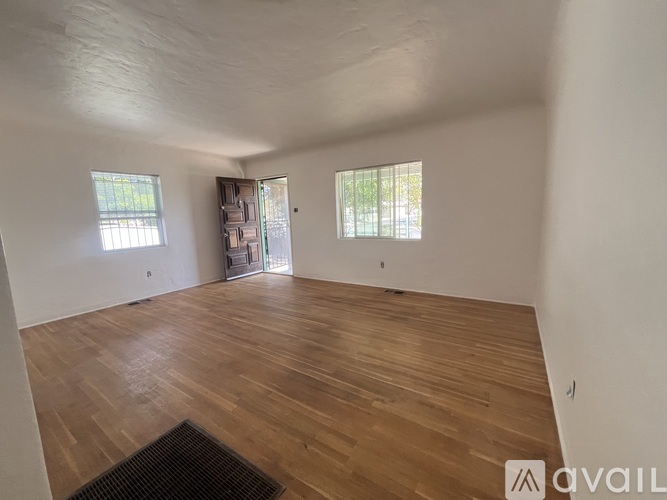 801 Valencia Drive Southeast 3 Beds Single Family Home for Rent - Photo gallery 2