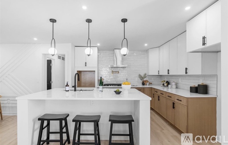 17126 Roselawn Street 4 Beds Single Family Home for Rent - Photo gallery 2