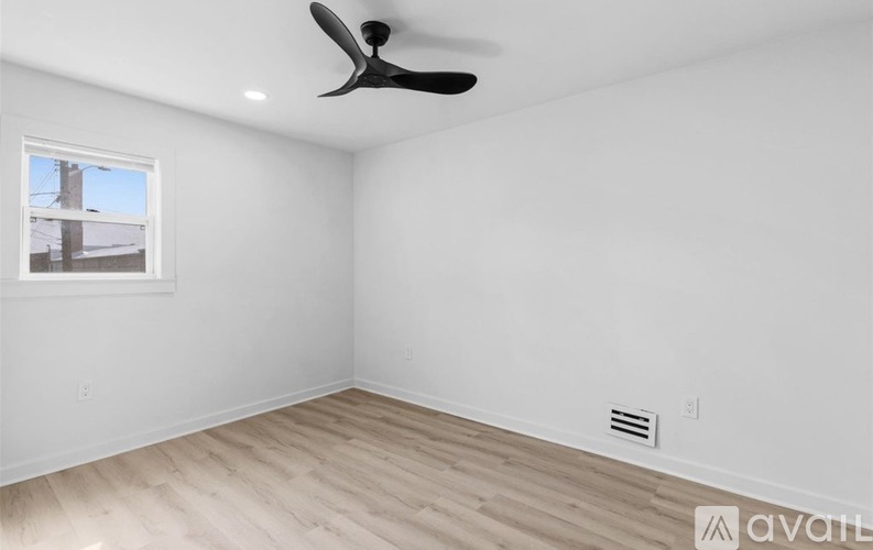 17126 Roselawn Street 4 Beds Single Family Home for Rent - Photo gallery 5