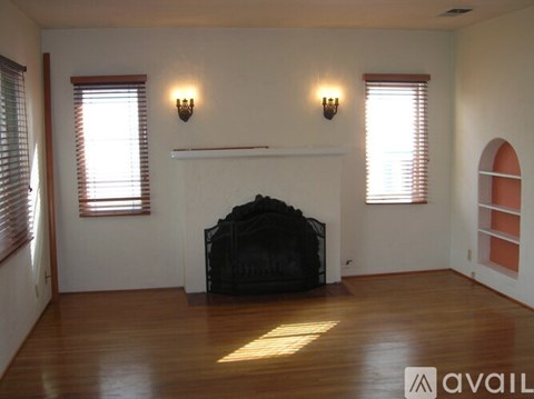 1211 East Cota Street 4 Beds Apartment for Rent