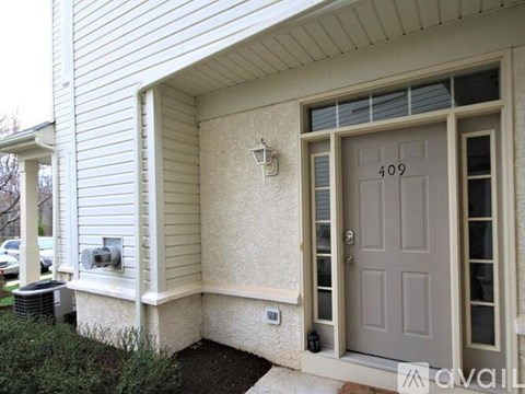 409 Dresher Woods Drive 2 Beds Apartment for Rent