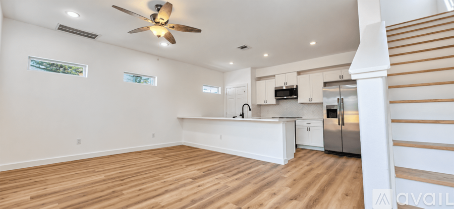 1052 North Ln 3 Beds Apartment for Rent - Photo gallery 3