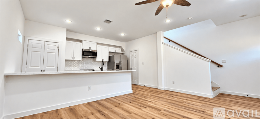 1052 North Ln 3 Beds Apartment for Rent - Photo gallery 4