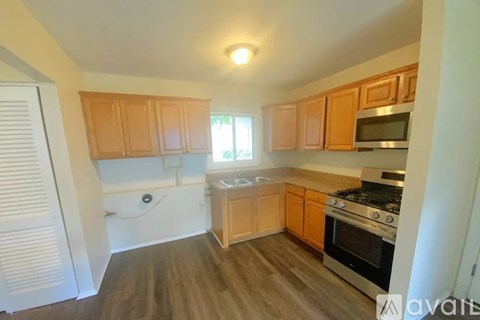 1572 Birch Ave 3 Beds Apartment for Rent