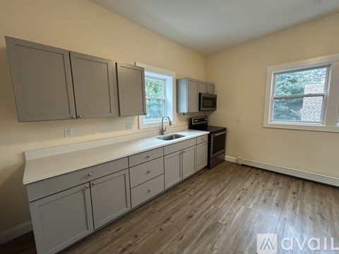 77 Chestnut St 3 Beds Apartment for Rent