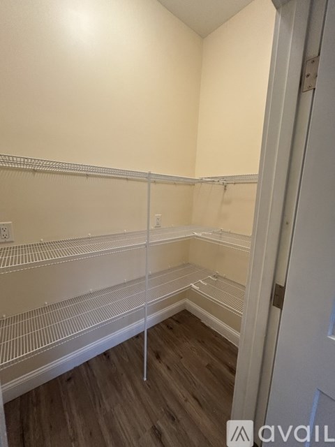 77 Chestnut St 3 Beds Apartment for Rent