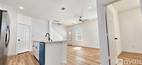 1052 North Ln 3 Beds Apartment for Rent