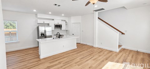 1052 North Ln 3 Beds Apartment for Rent