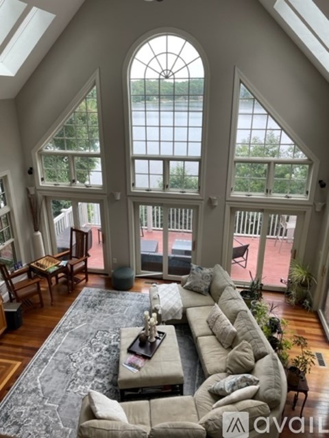 10 Shore Road 2 Beds Apartment for Rent