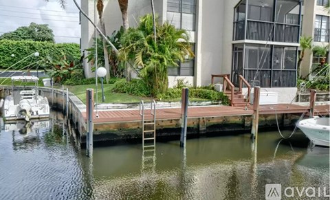 16 Royal Palm Way 2 Beds Apartment for Rent