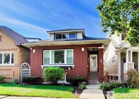 6217 West Grace Street 3 Beds Apartment for Rent