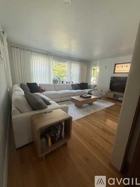 6217 West Grace Street 3 Beds Apartment for Rent