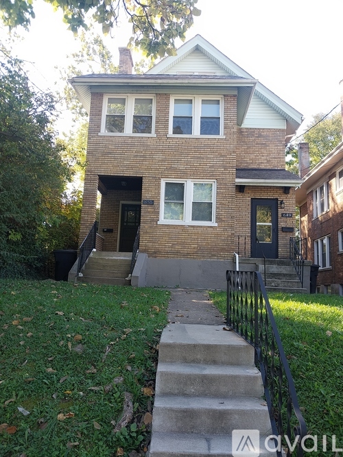 649 Glenwood Ave 3 Beds Apartment for Rent - Photo gallery 1