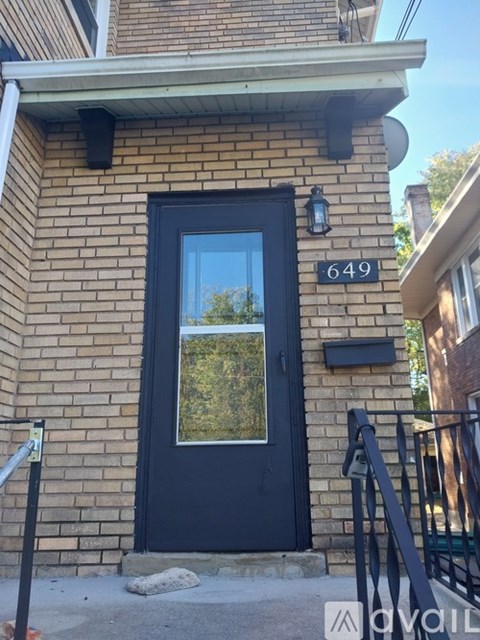 649 Glenwood Ave 3 Beds Apartment for Rent